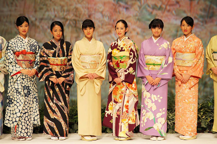 Kimono demonstration